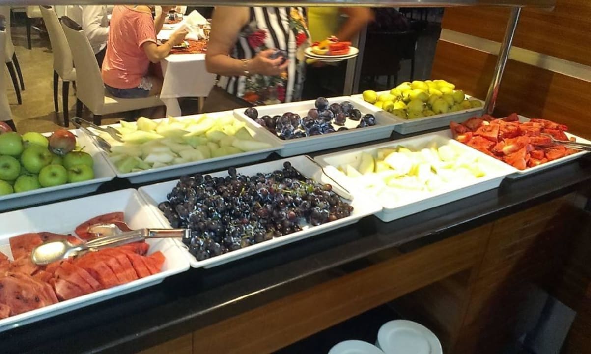 Фрукты Diamond Hill Resort Hotel