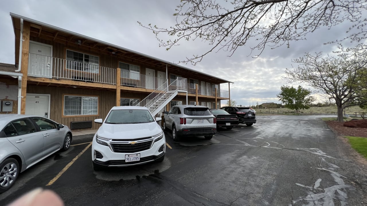 Außenansicht Broken Spur Inn & Steakhouse