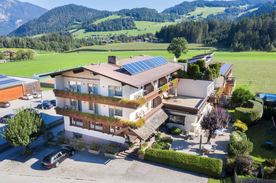 Außenansicht Angerer Alpine Suiten und Familienappartements Tirol