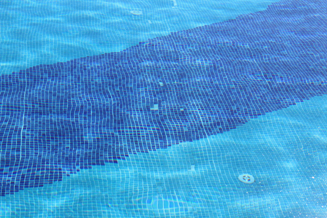 No go - defekter Pool besser abends zu sehen Seaden Sea World Resort & Spa