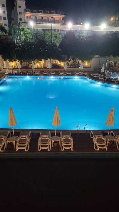 Pool Side Aquamarin Resort & Spa