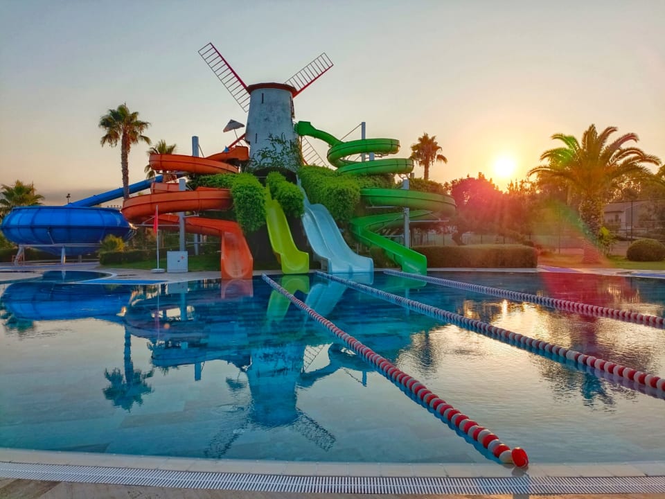 Pool Starlight Resort Hotel