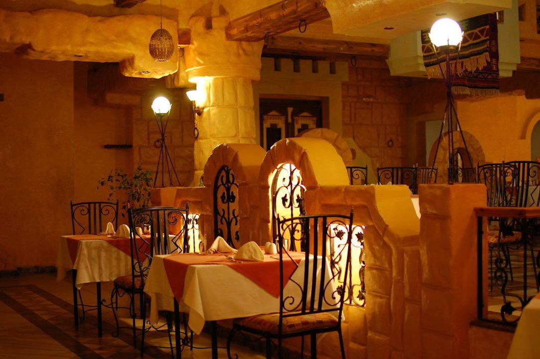Главный ресторан Pickalbatros Alf Leila Wa Leila Resort - Neverland Hurghada