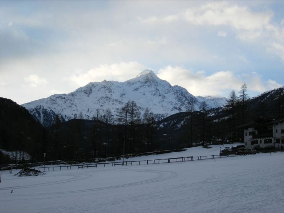 Ausblick aus Haus Hugo Richtung Giggijoch Hotelpension Haus Hugo
