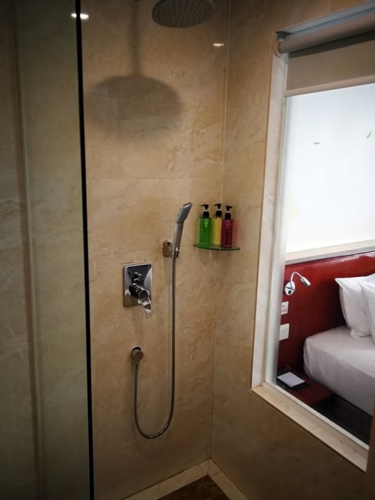 Bad Harmony Phnom Penh Hotel