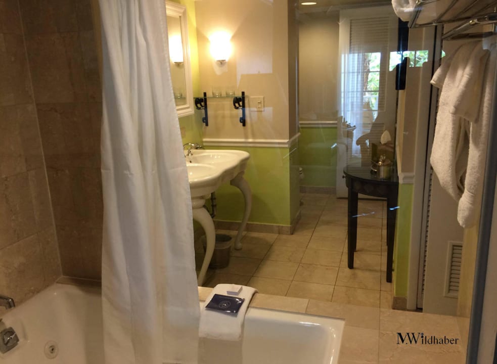 Bad Hotel Ocean Key Resort & Spa