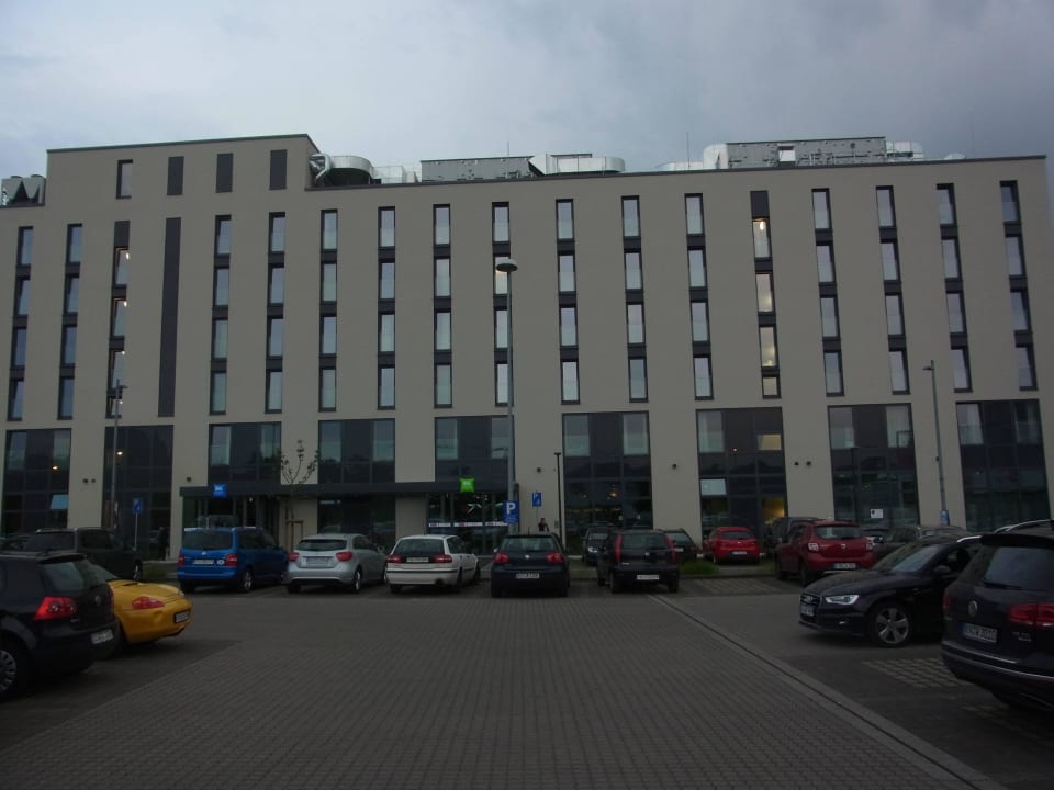 Vom Aldiparkplatz aus gesehen ibis Styles Konstanz