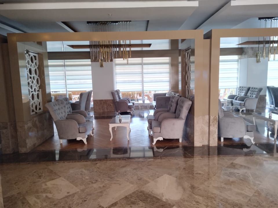 Lobby Saturn Palace Resort Hotel