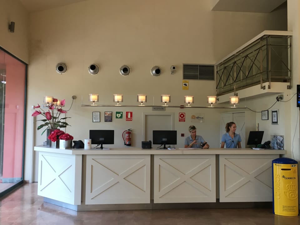 Lobby Ohtels Villa Romana