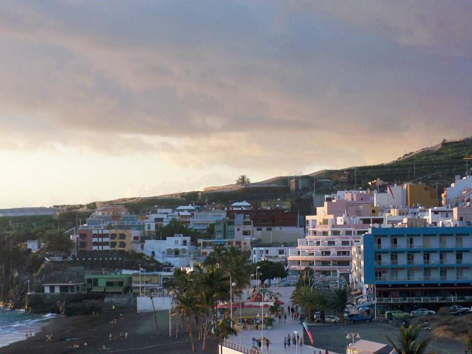Bick auf Puerto Naos vom Appartement Melia La Palma Hotel