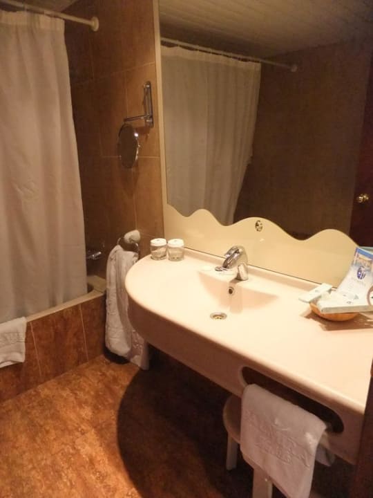 Badezimmer allsun Hotel Cormoran