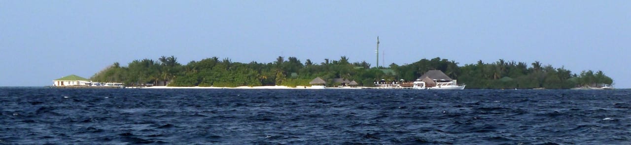 Inselansicht vom Boot aus Eri Maldives