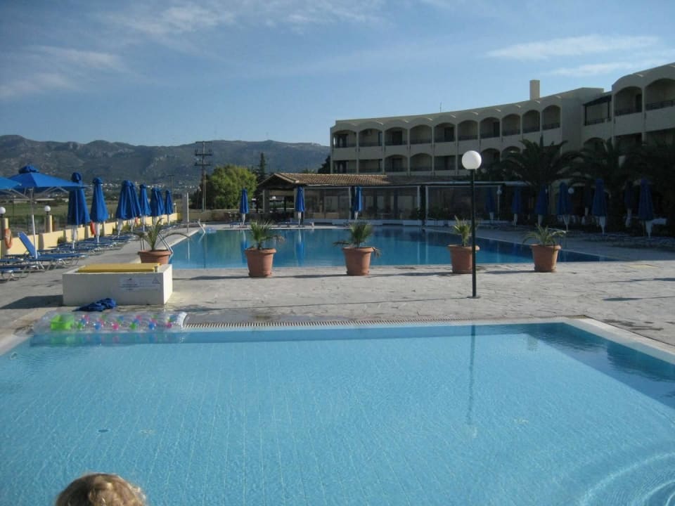 Pool am Haupthaus Grecotel Casa Paradiso