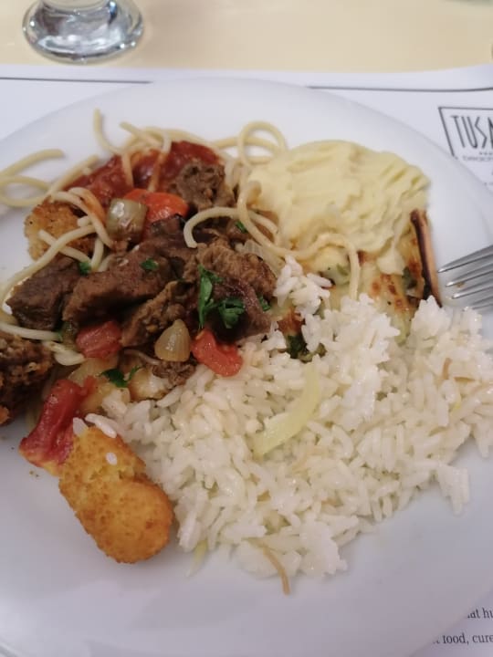 Gastro Tusan Beach Resort