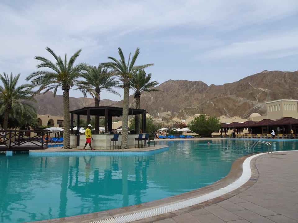 Pool Miramar Al Aqah Beach Resort