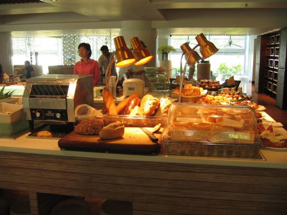 Brotauswahl beim Frühstücksbuffet Hotel The Westin Langkawi Resort & Spa