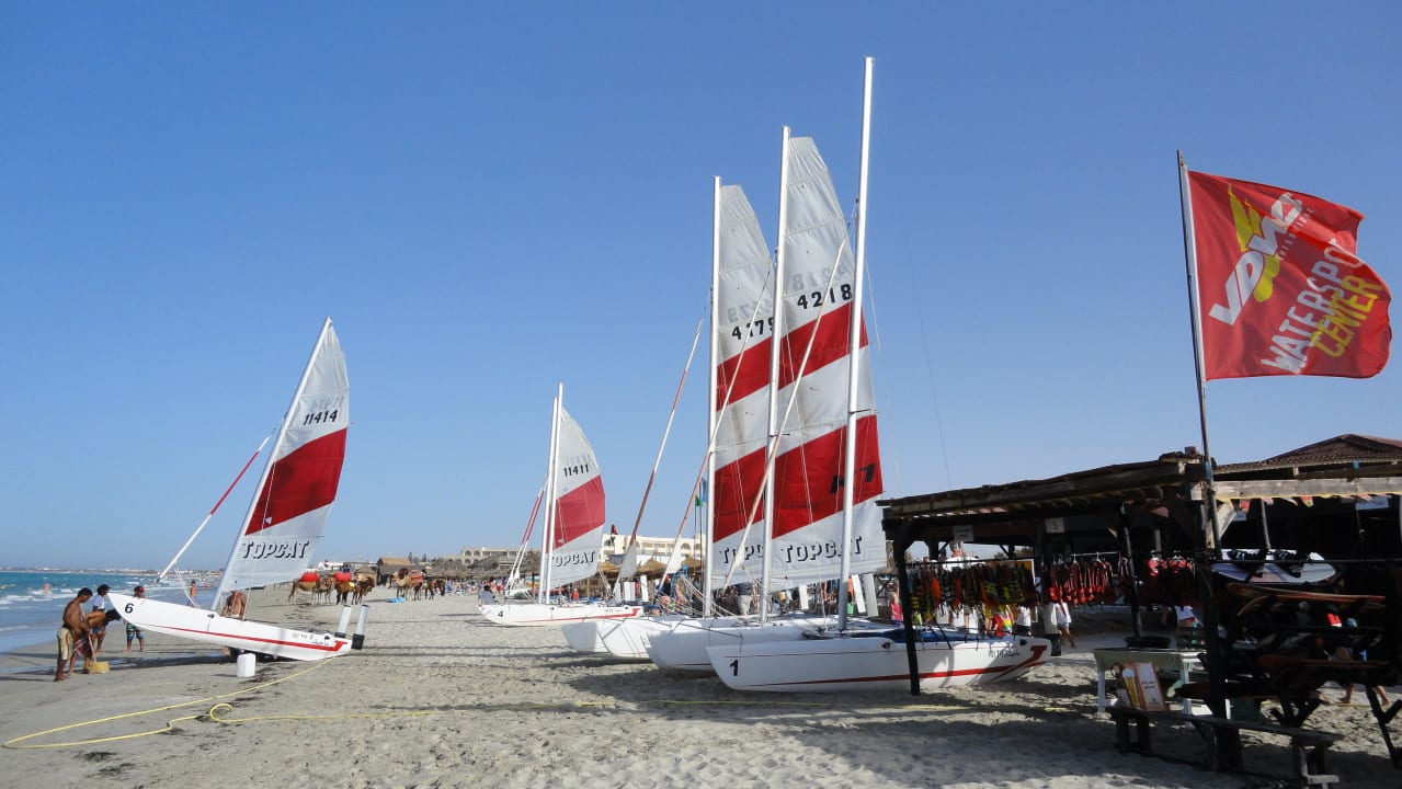 Topcat K1 und F2 stehen bereit TUI MAGIC LIFE Penelope Beach