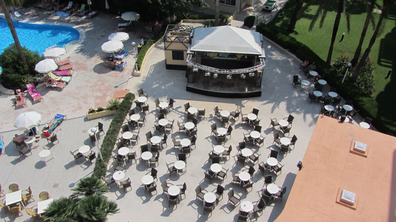 Showbühne Aparthotel Ivory Playa