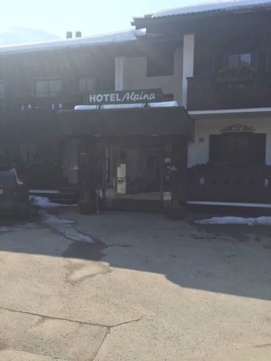 Hoteleingang Hotel Bachmair Alpina