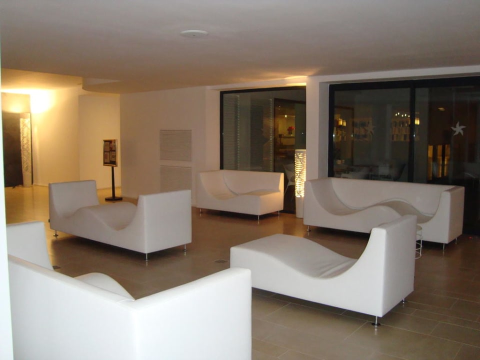 Eingang Iberostar Waves Bahia de Palma