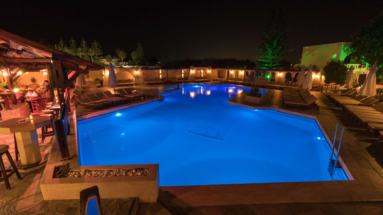 Pool Gaia Garden Hotel