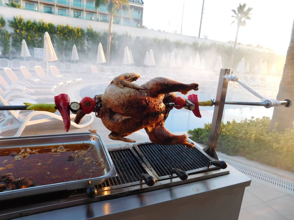 Büffet am Pool Mary Hotel Side