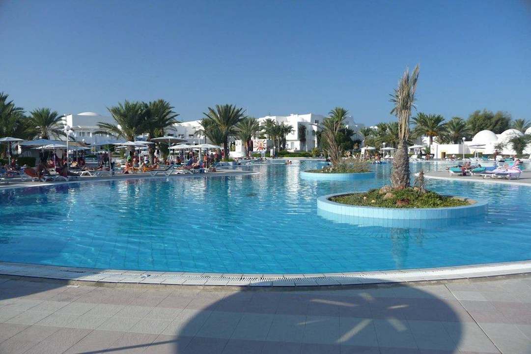 Grosser Salzwasserpool Hotel El Mouradi Djerba Menzel