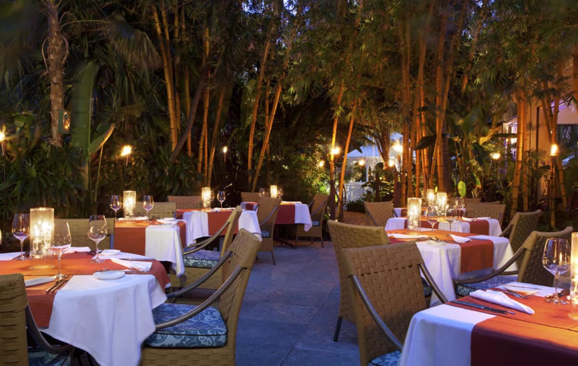 Essensia Abend The Palms Hotel & Spa