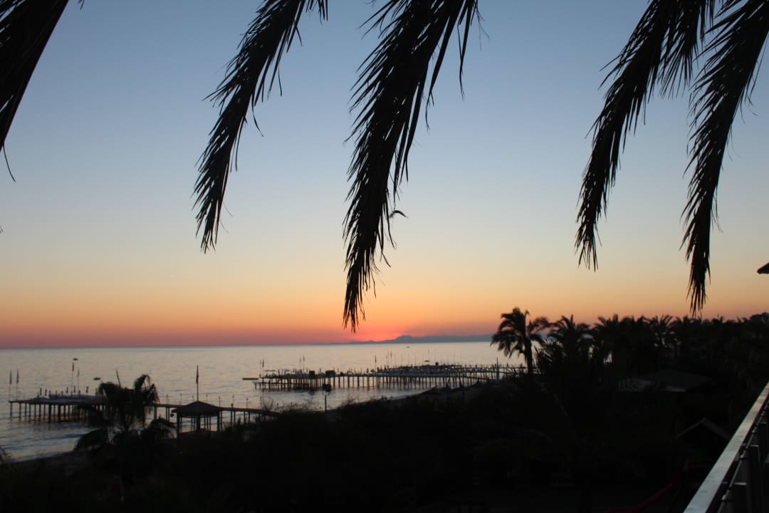 Sonnenuntergang von der der Terrasse Club Dizalya