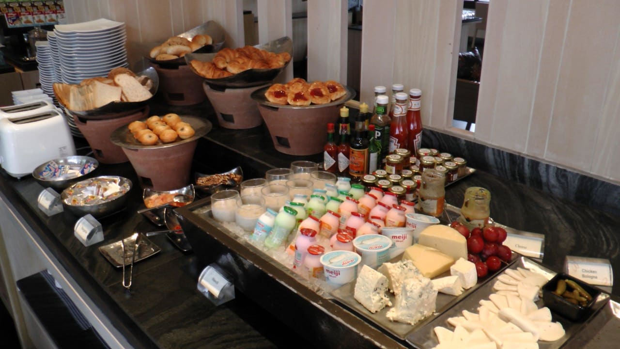 Das kleine aber feine Frühstücksbüffet Dusit Thani Krabi Beach Resort