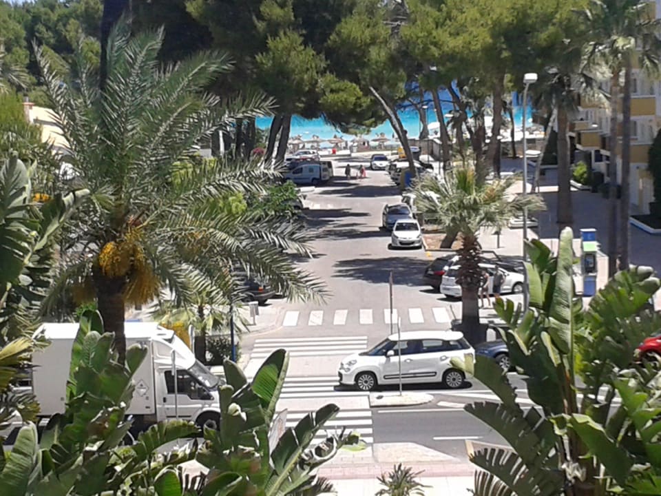 Weg zum Strand vom Balkon aus fotografiert JS Alcudi Mar