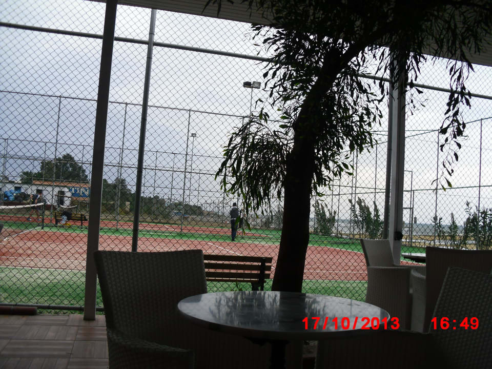 Tennisplätze am Strand Vikingen Infinity Resort & Spa