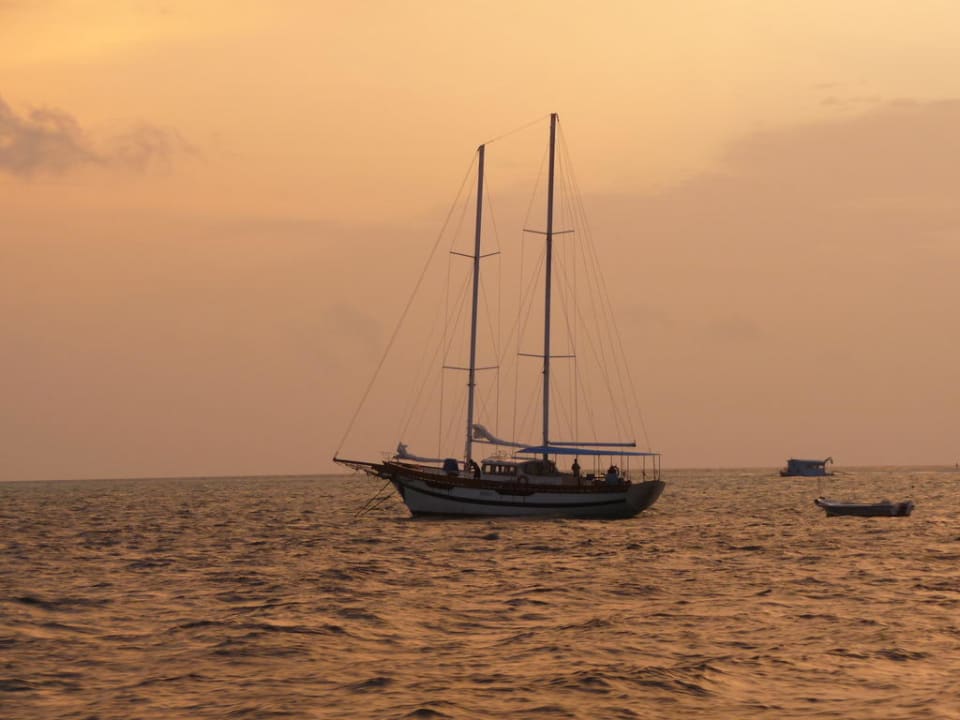 Sunset Kuredu Island Resort & Spa