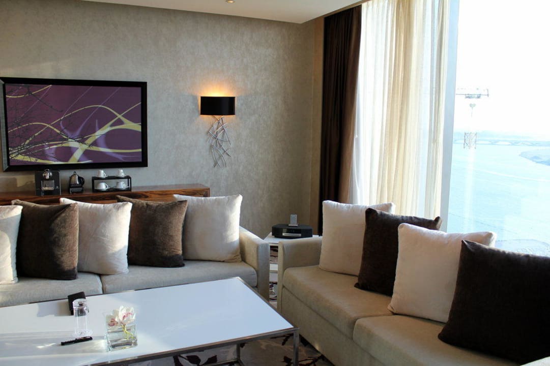 Gold Suite Creek View, Wohnzimmer Fairmont Bab Al Bahr