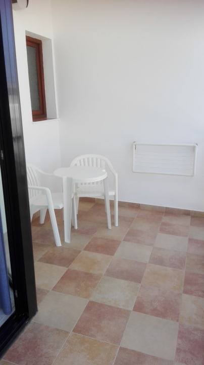 Balkon zum Zimmer. Hotel Osiris