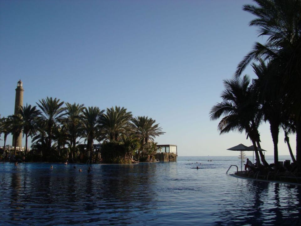 Mit dem Leuchtturm im Hintergund Lopesan Costa Meloneras, Resort & Spa