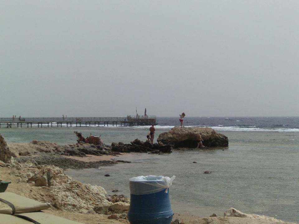 Ausblick vom Strand auf das Meer Hotel Hauza Beach Resort