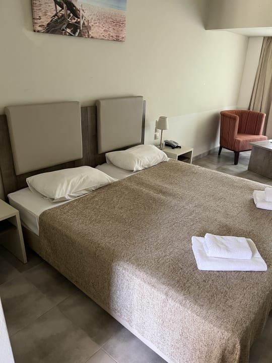 Zimmer Olympian Bay Grand Resort