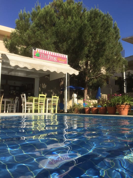 Pool Proimos Maisonnettes
