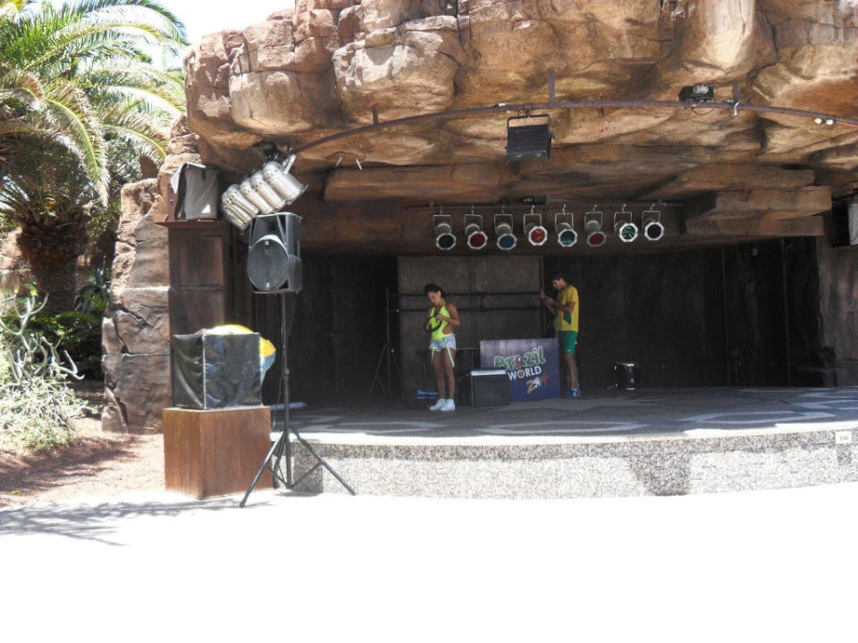 Aufbau Brasilien Show Lopesan Baobab Resort