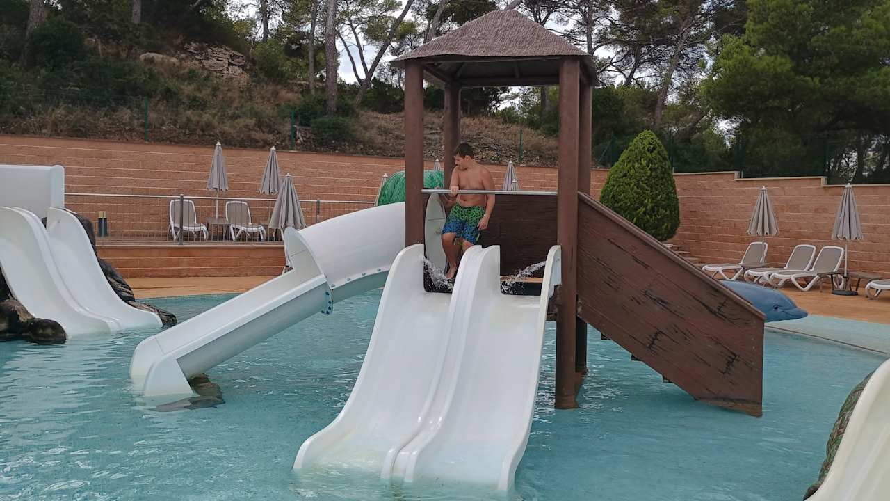 Pool Calimera Fido Gardens