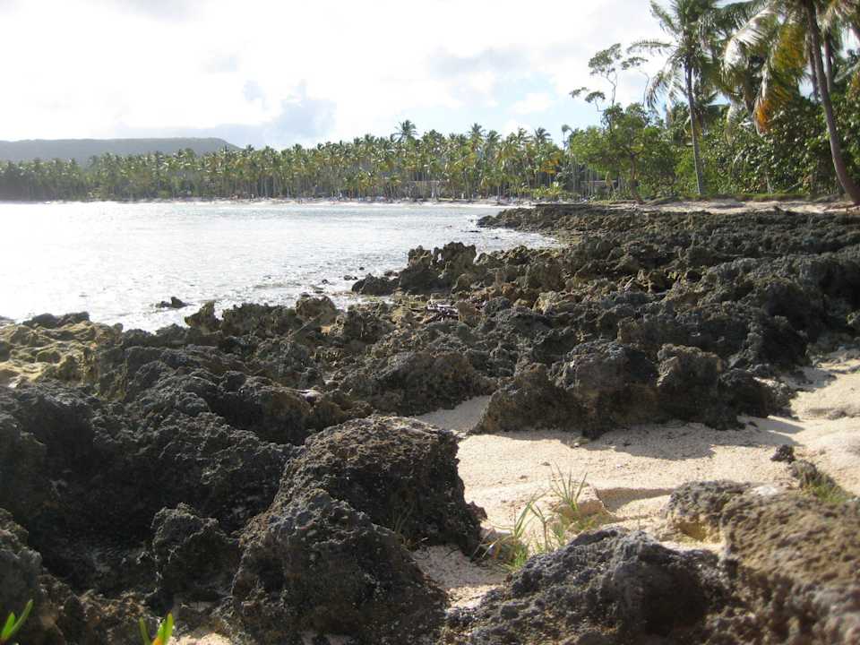 Bucht des Hotelstrandes Wyndham Alltra Samana
