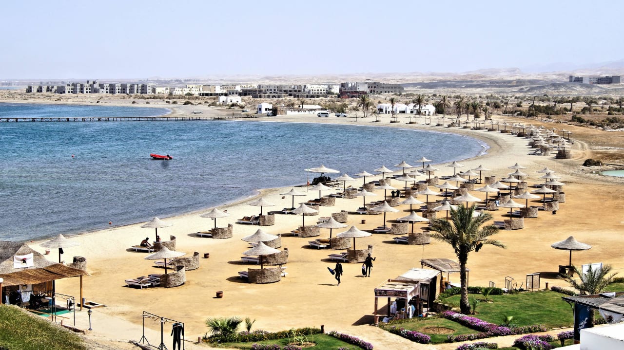 Widok z barru panorama Three Corners Equinox Beach Resort