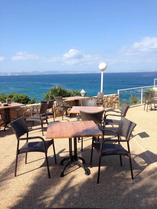 Gemütliche Sitzgelegenheit mit tollem Ausblick Hotel Club Sunway Punta Prima