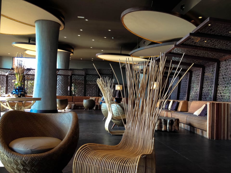 Sitzbereich bei der Rezeption Lopesan Baobab Resort