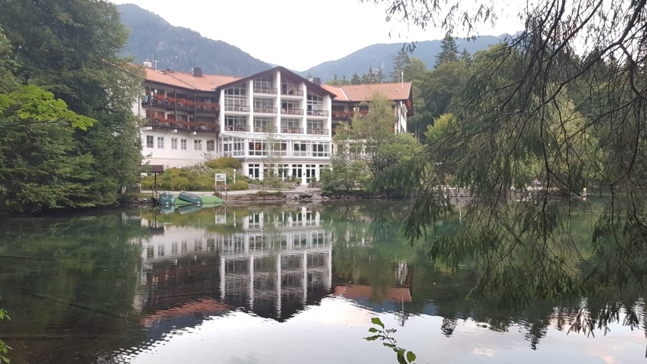 Außenansicht Hotel Am Badersee