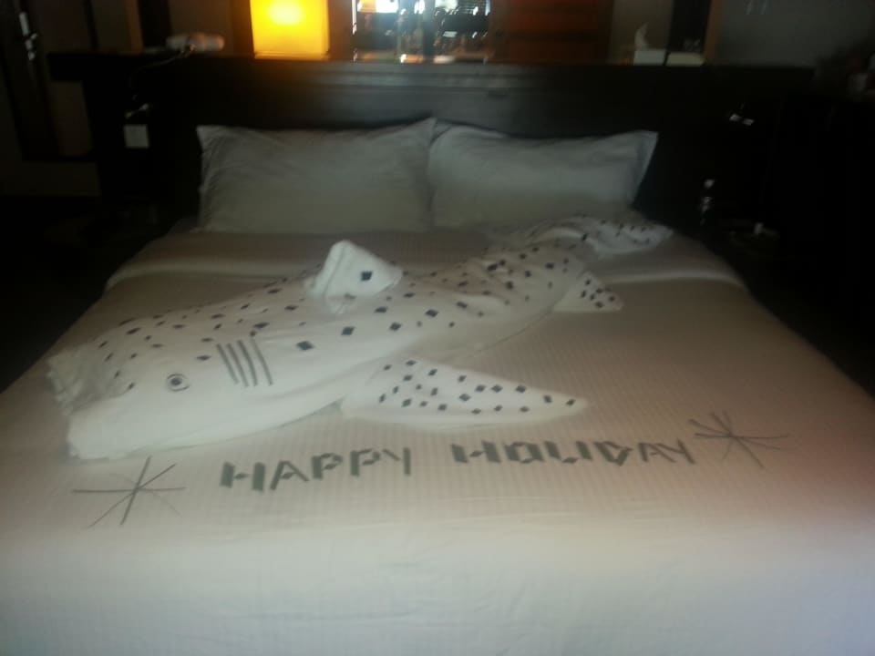 Waalhai aus Handtüchern  LUX South Ari Atoll