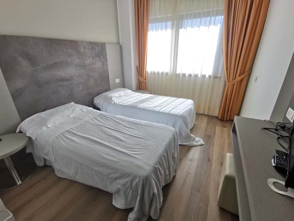 Zimmer Hotel Joli