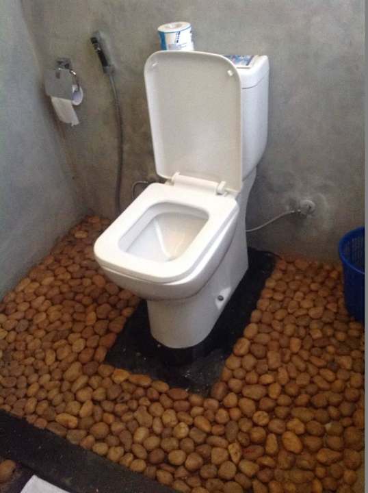 Elegancka łazienka Riverside Camping Udawalawa