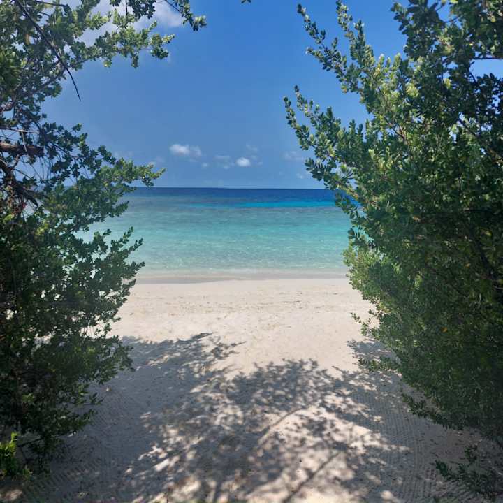 Strand Embudu Village